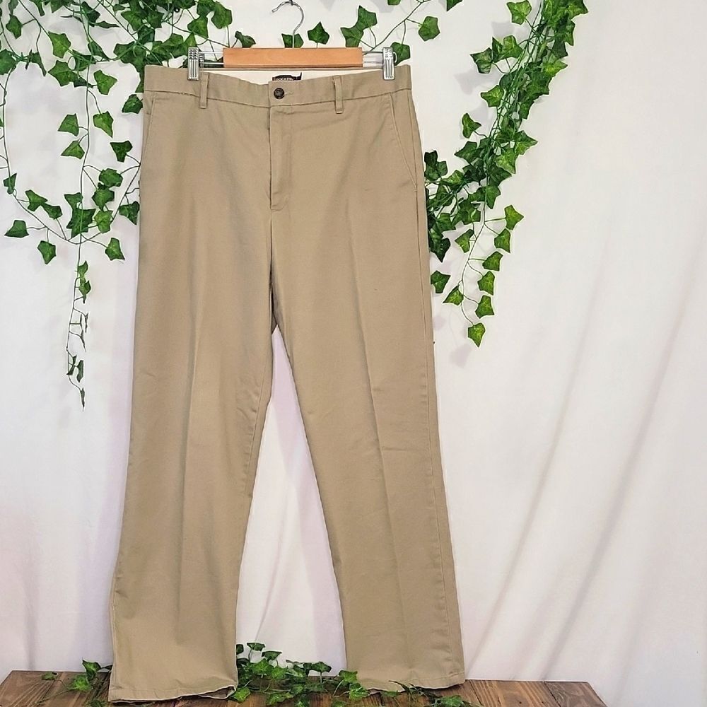 Dockers. D2. Classic Tan Trousers. Size 34X32. EUC